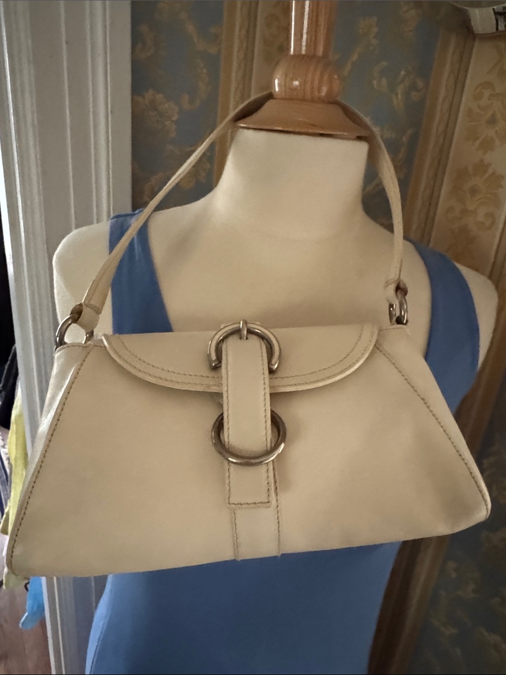 Furla White Leather Shoulder Bag with Silver Rings